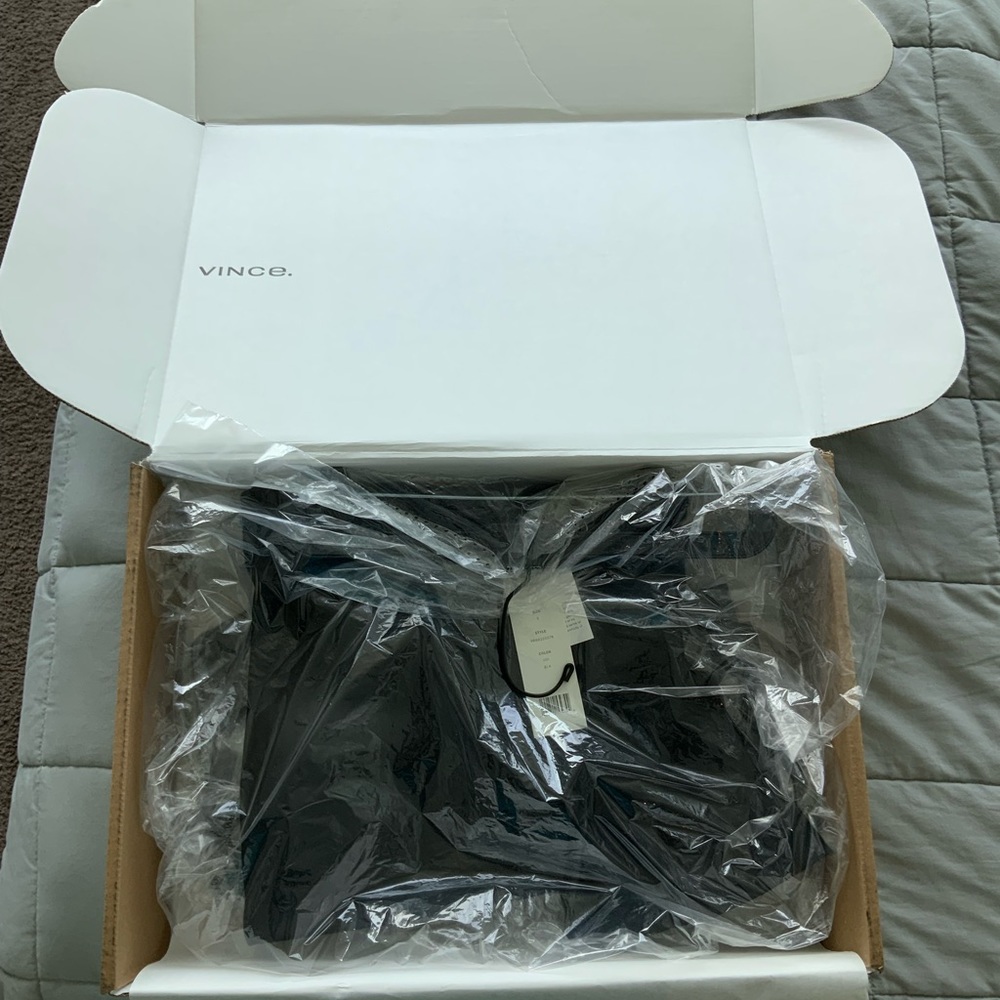 Never worn, Vince leather leggings